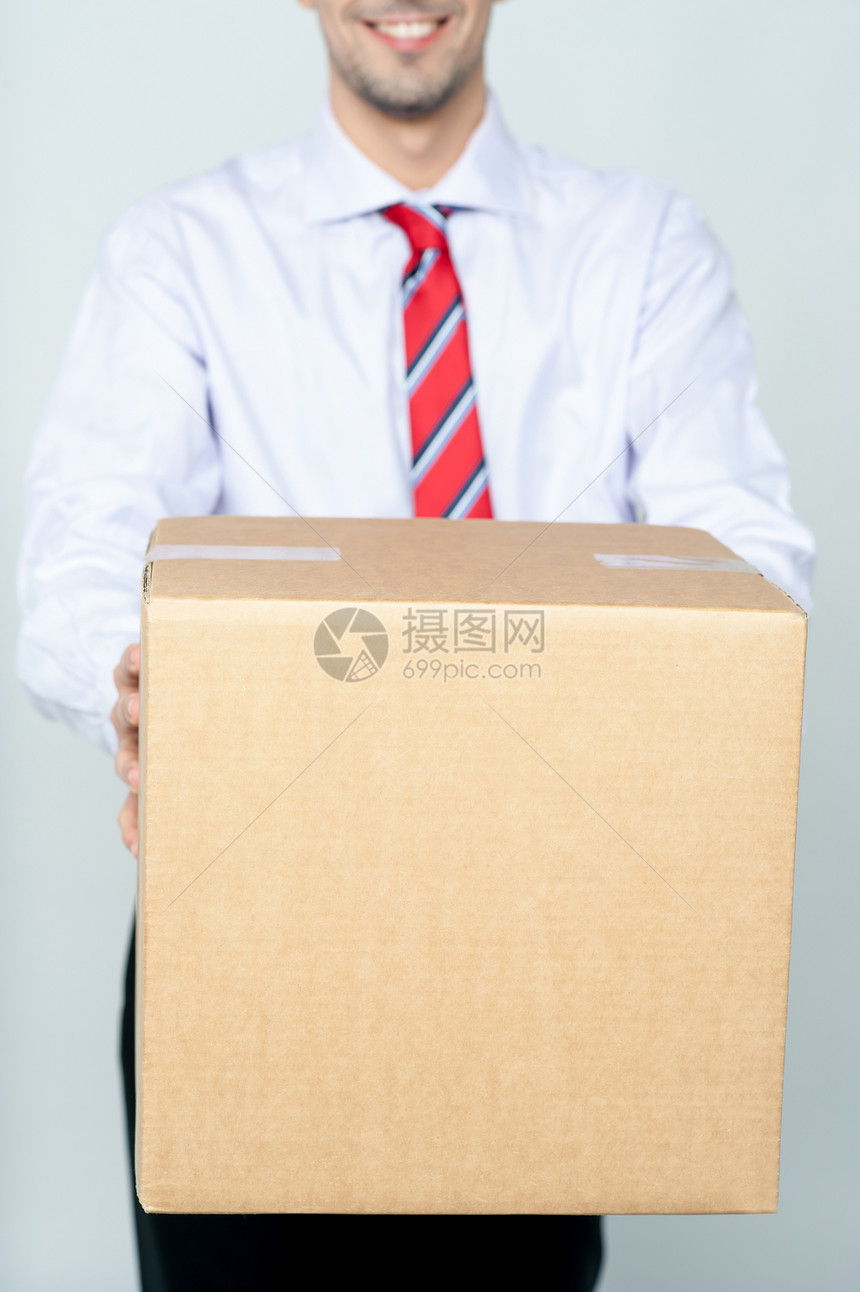 带箱子的送货员领带贮存纸板搬迁货运工作纸箱船运送货顾问图片