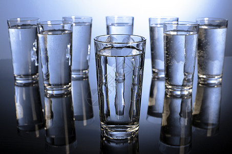 每天八杯水玻璃描述符高清图片