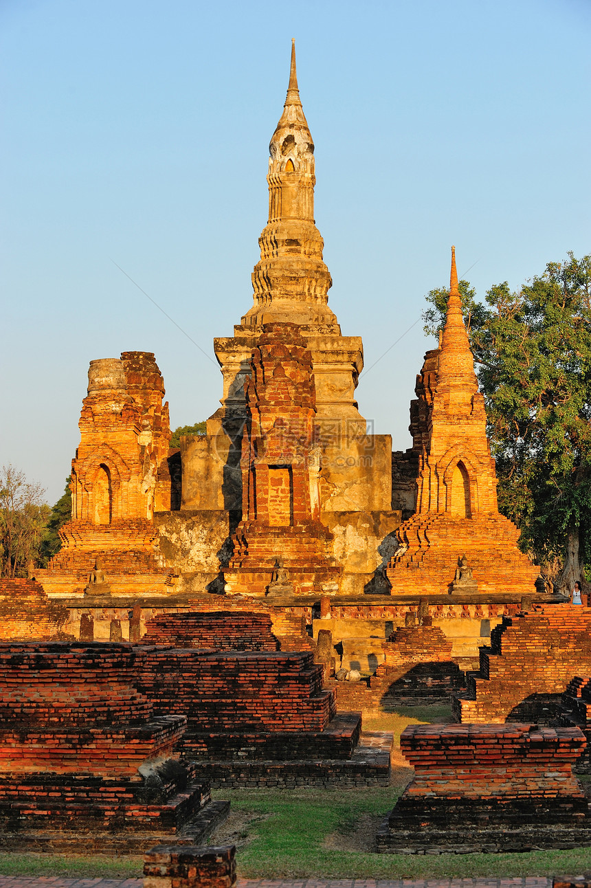 泰国前首都泰国前首府Sukhothai历史公园考古学遗产艺术建筑学石头雕像宗教历史佛教徒冥想图片