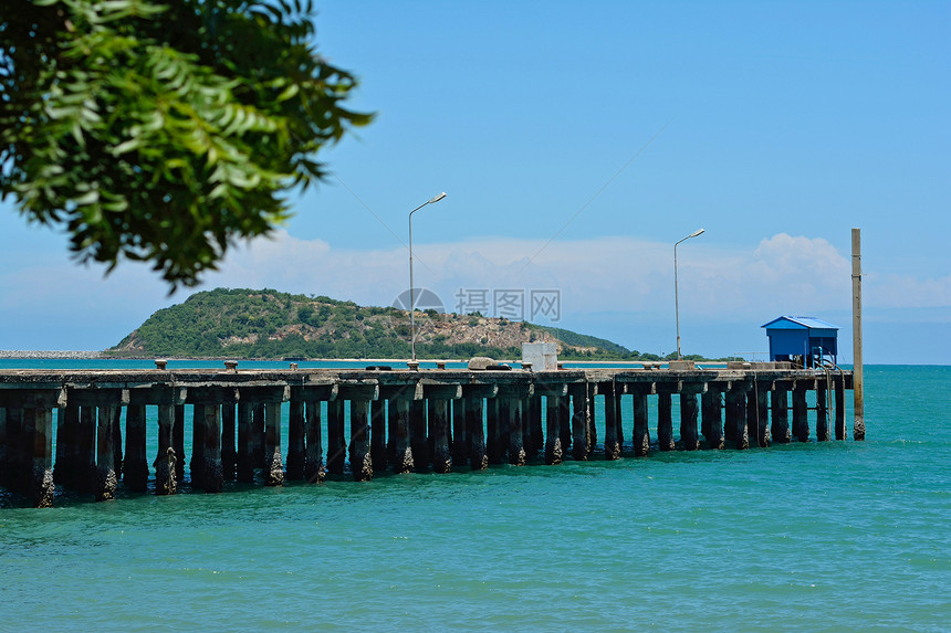 泰国海上的渔船桥 渔桥海洋建筑旅行蓝色海滩历史性钓鱼旅游支撑渔夫图片