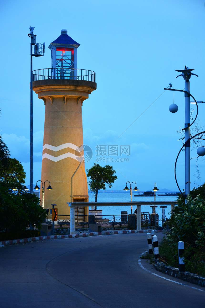 上午在泰国帕塔亚的灯塔航海安全海岸海岸线航行信号导航支撑海滩海洋图片