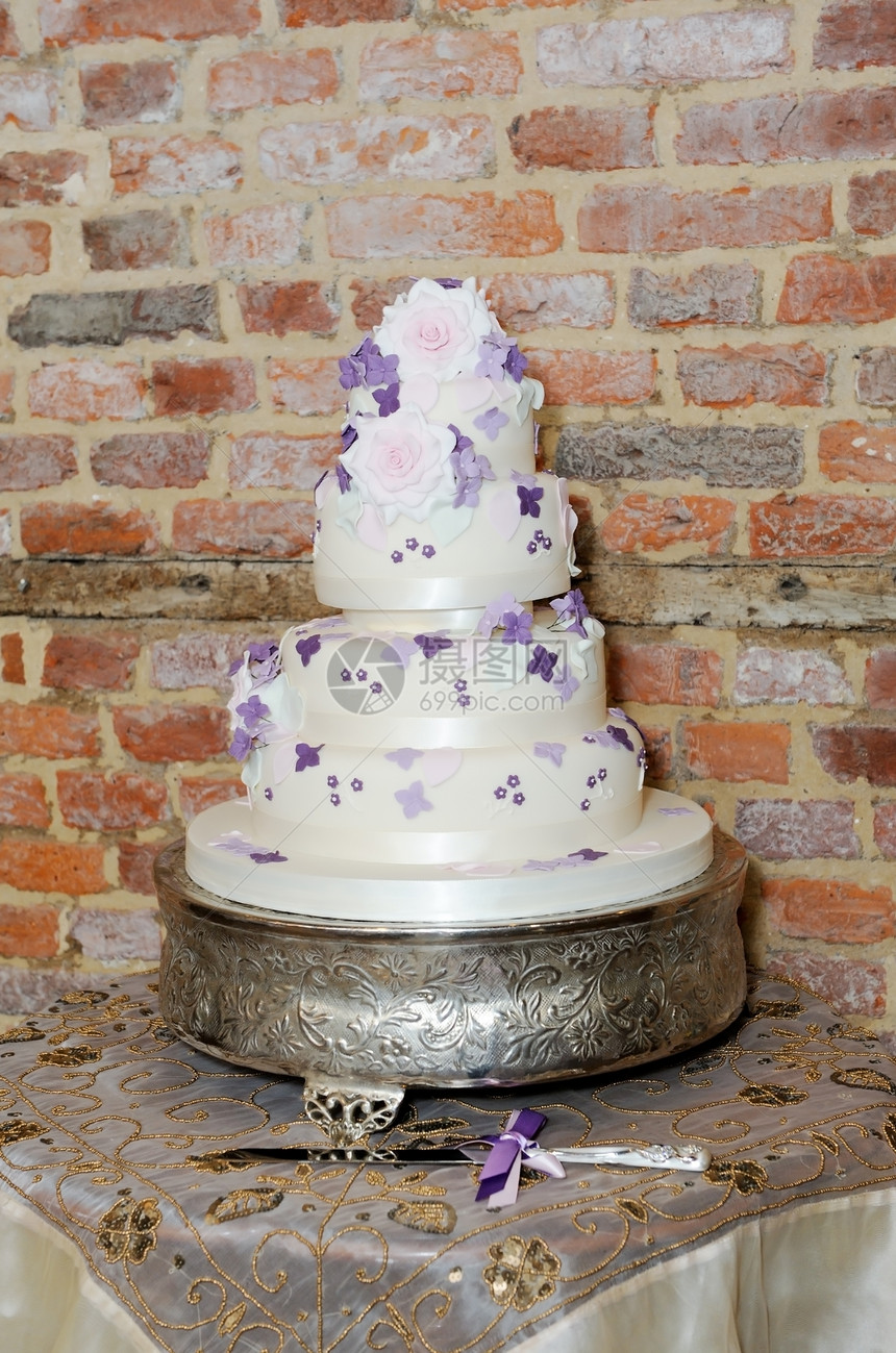 婚礼蛋糕甜点派对接待庆典桌子婚姻紫色粉色白色环境图片
