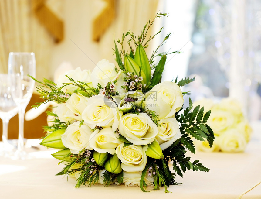 新娘花束白色花朵传统婚姻接待玫瑰庆典图片