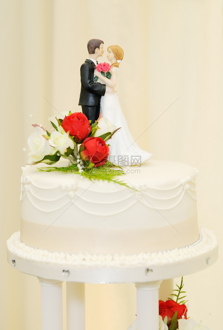 婚礼蛋糕和塔顶图片