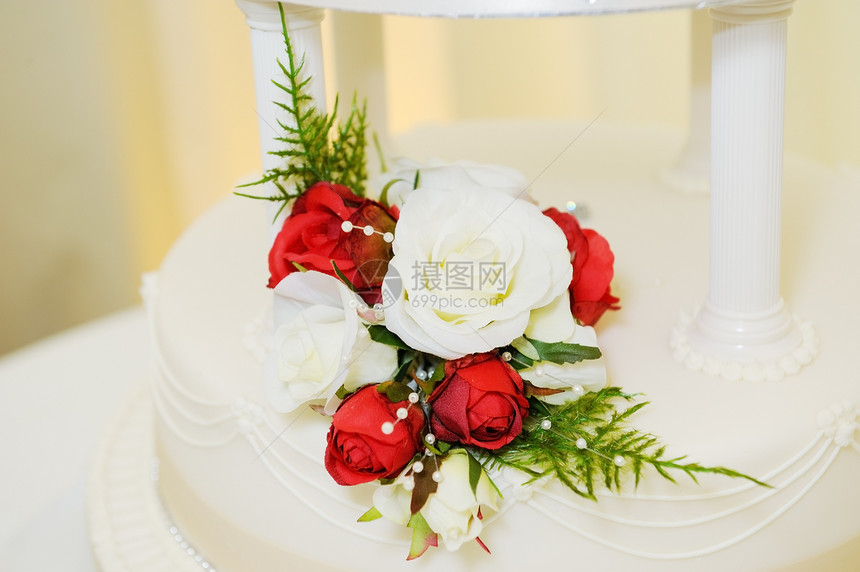 蛋糕上的花花装饰图片