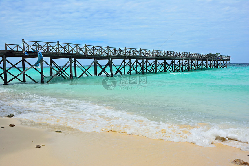 西巴丹岛的木环桥 水下潜水天堂阳光娱乐地平线太阳波浪海岸假期场景晴天支撑图片
