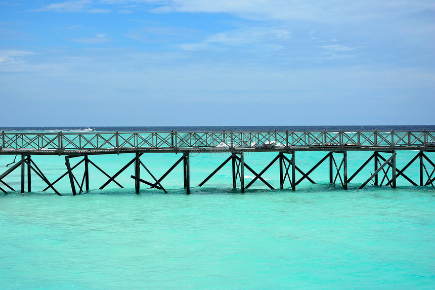 西巴丹岛的木环桥 水下潜水天堂阳光旅游情调异国海洋支撑晴天假期太阳天空图片