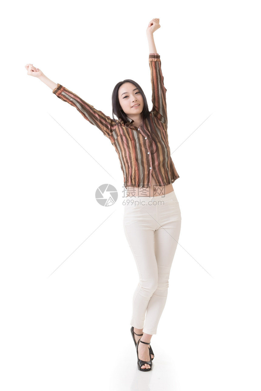 举起手来握着东西广告女士姿势展示工作室微笑魅力女性图片