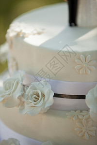 结婚蛋糕详细拍摄公园婚礼庆典婚姻装饰背景图片