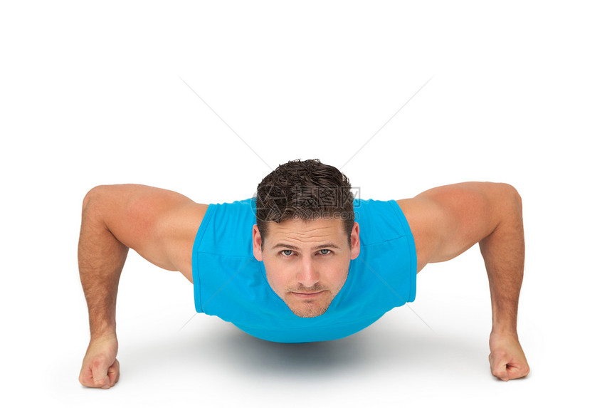 妄自尊大 不肯立功的人的肖像闲暇身体俯卧撑锻炼双手运动核心竞技男性运动员图片