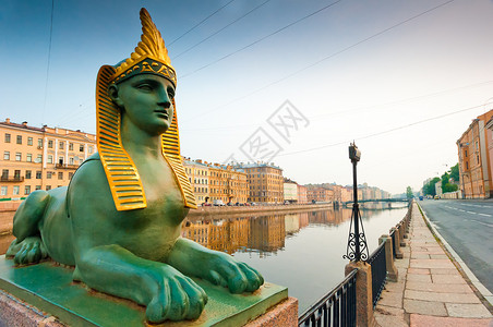 埃及狮身人面像和在彼得堡的Neva堤岸高清图片