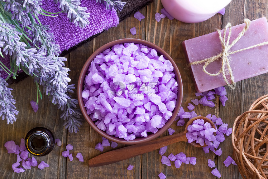 蓝盐温泉疗法奢华化妆品身体卫生沙龙桌子薰衣草治疗紫色图片