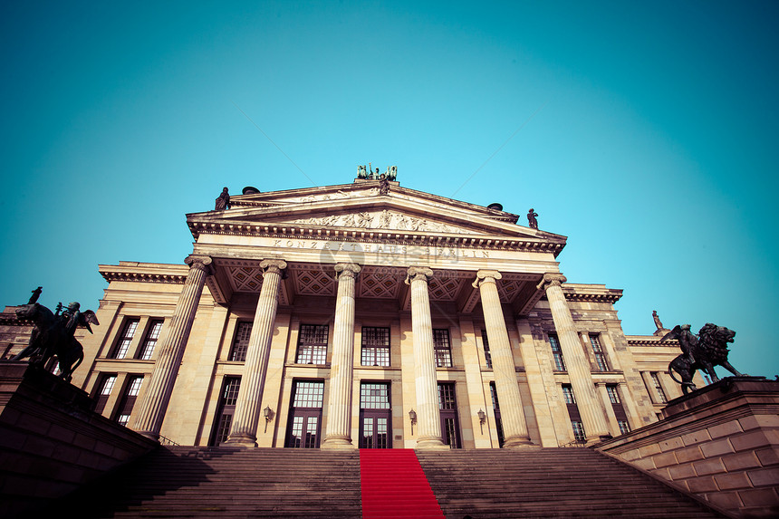 德国柏林的宪兵 德国大教堂和Konzerthaus旅游观光音乐厅天空剧院地标建筑学景点柱子灯柱图片