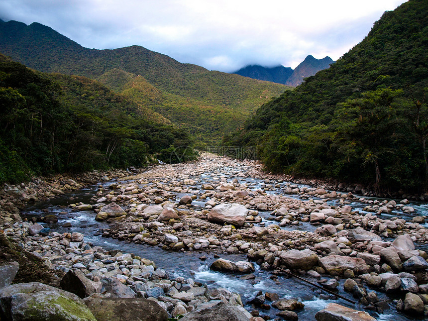 乌鲁班巴河踪迹丛林旅行愤怒拉丁旅游废墟历史性荒野岩石图片