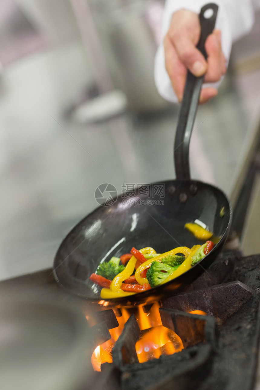 烤蔬菜的锅炉图片