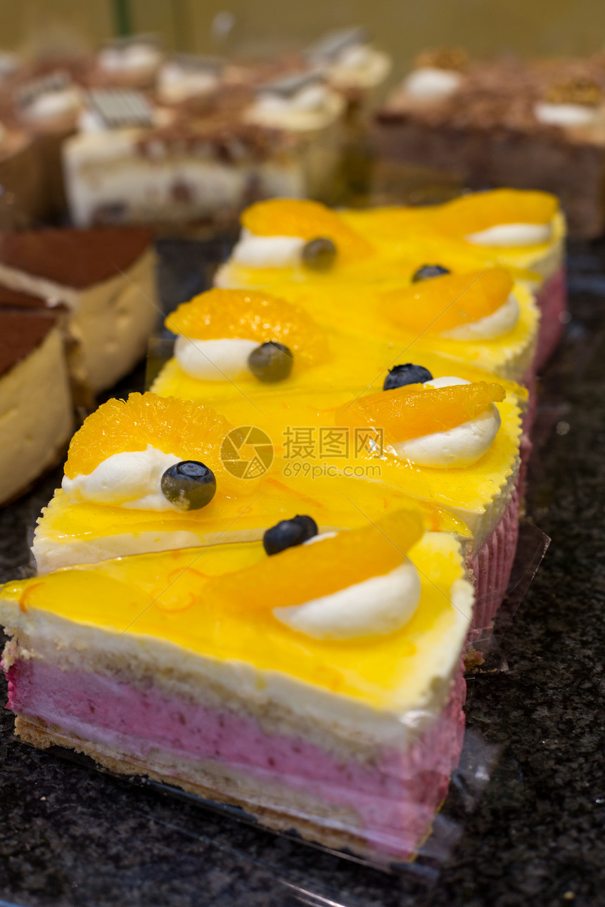 在糖果或咖啡厅中显示蛋糕面包店铺餐饮小酒馆咖啡店糖果商柜台糕点奶油自助餐图片