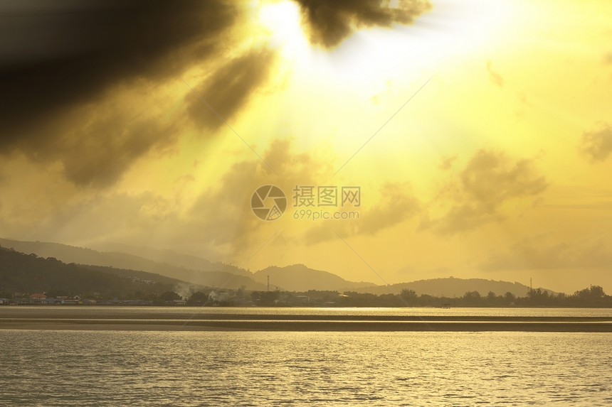 安达曼海的日落镜子照片阳光旅行娱乐支撑热带假期天蓝色天空图片