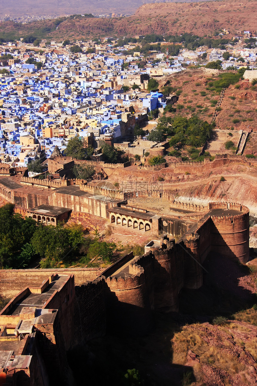 从印度Mehrangarh堡观察到的Jodhpur市蓝色废墟旅行历史建筑文化庭院堡垒纪念碑房子图片