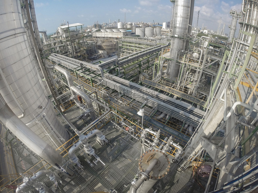 宽透镜炼油厂全球植物管道活力石化汽油环境工厂烟囱石油图片