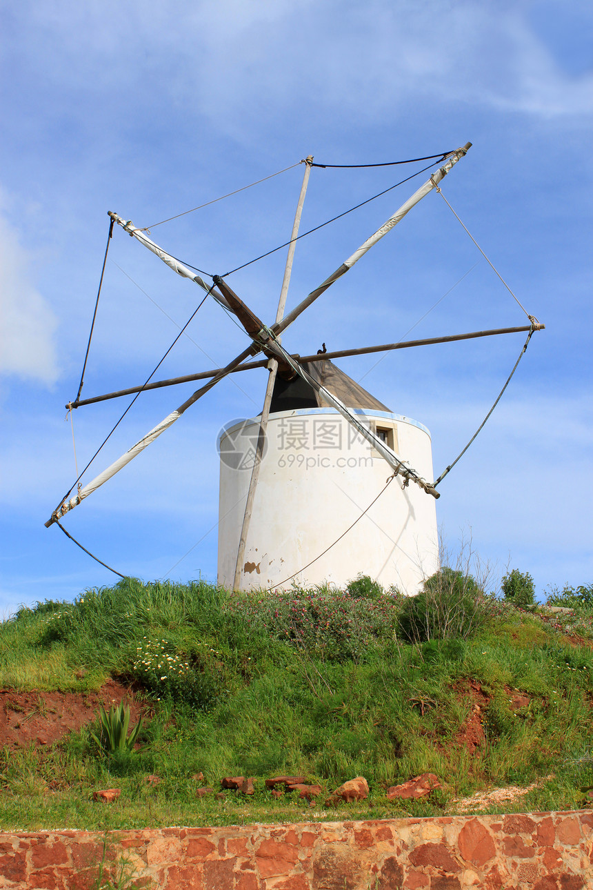 葡萄牙阿尔加夫的旧风车图片