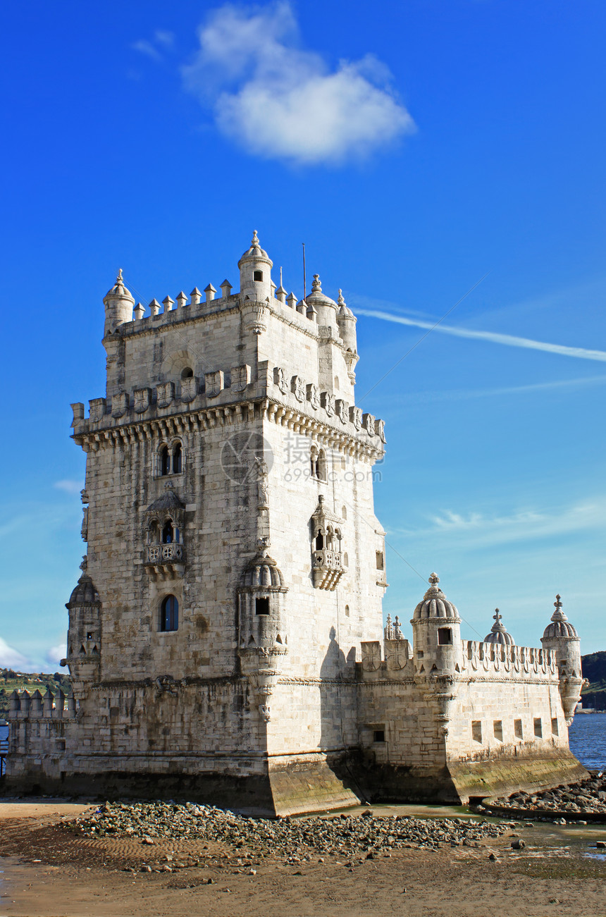 葡萄牙贝勒姆托雷建筑学历史性旅行建筑天空石头城堡旅游堡垒蓝色图片