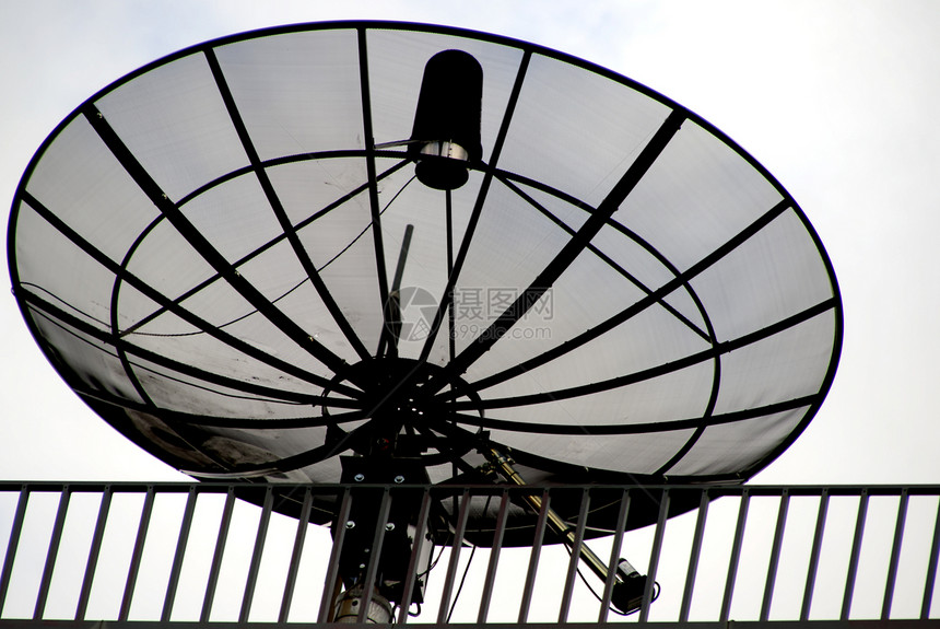 卫星天线设备工程电波技术科学电视监控高科技辐射图片