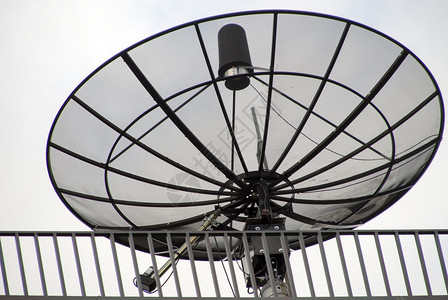 卫星天线设备辐射高科技技术监控电波电视科学工程高清图片