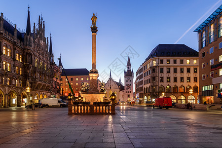 慕尼黑玛利亚广场上午在慕尼黑 巴伐利亚和G的旧市政厅和Marienplatz城市广场地标纪念碑中心大厅旅行柱子街道历史背景