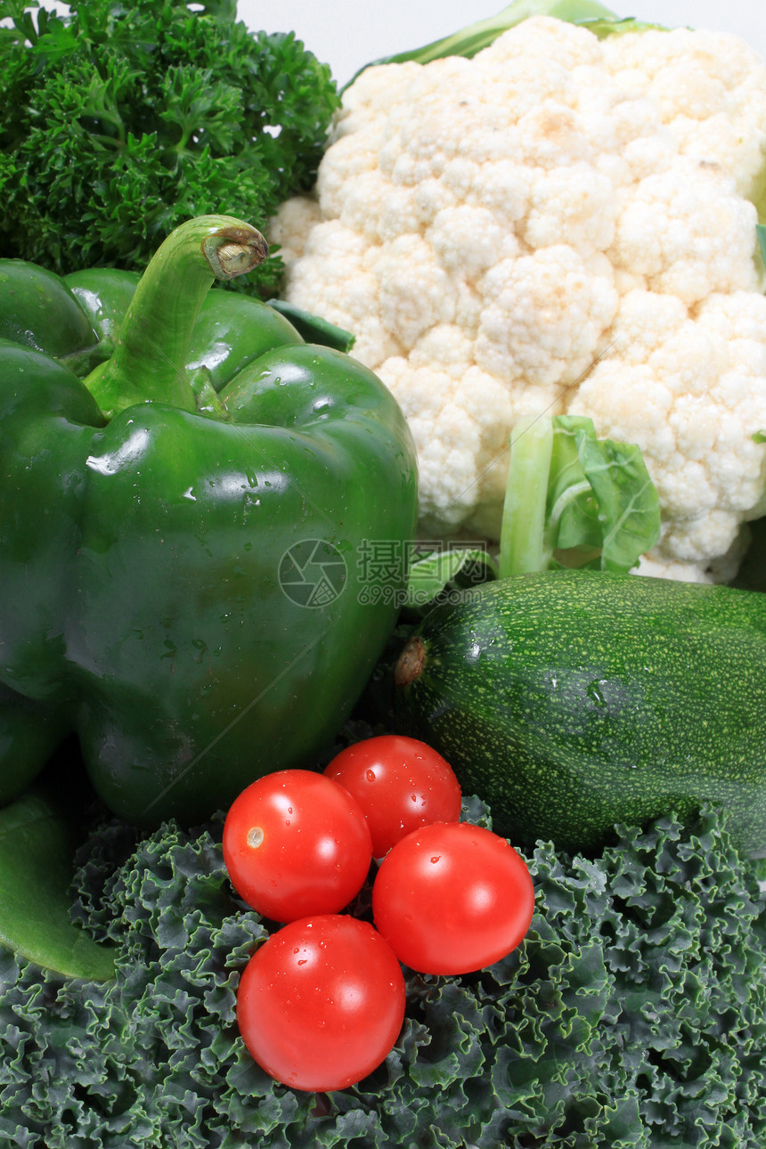 绿色的葡萄或樱桃番茄青菜红色市场胡椒营养食物健康多叶饮食图片