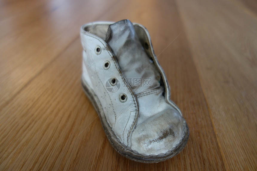 我的第一双鞋孩子们童年女孩回忆手工婴儿皮革孩子图片