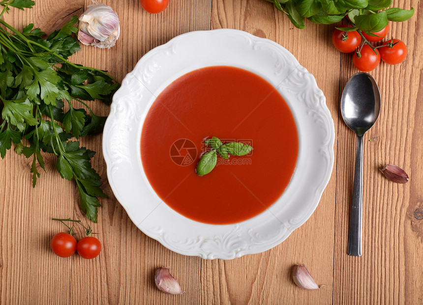 番茄汤勺子胡椒起动机乡村盘子午餐蔬菜健康饮食草药奶油图片