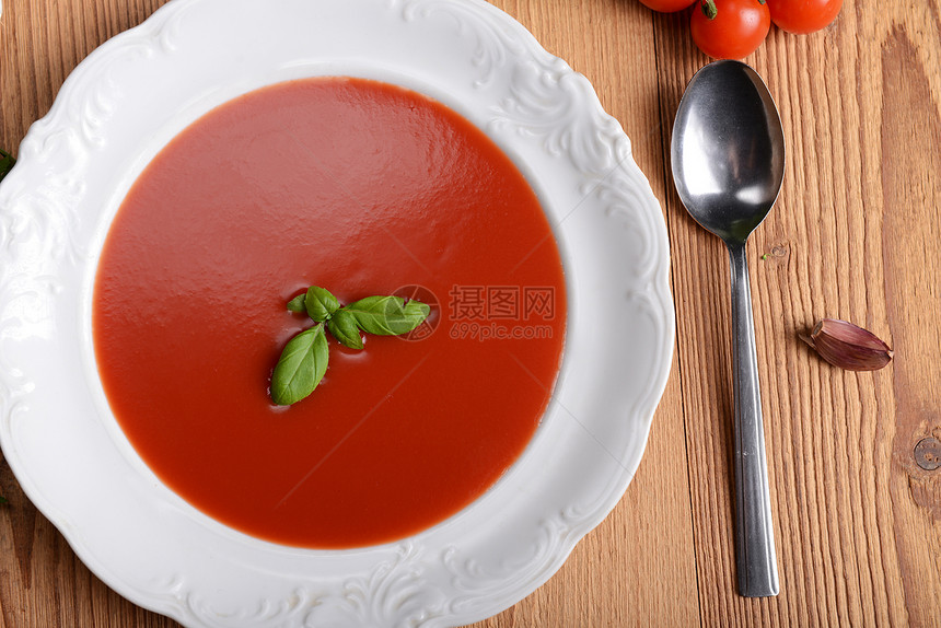番茄汤健康饮食木头乡村蔬菜勺子起动机草药盘子午餐奶油图片