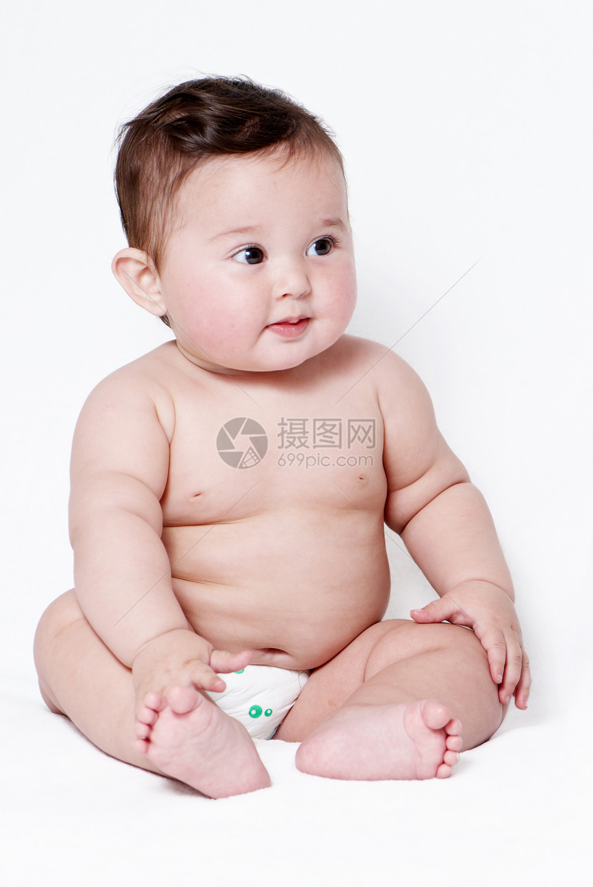 白色背景的小女孩A 肖像儿童苗圃孩子后代生活尿布快乐青少年婴儿眼睛图片