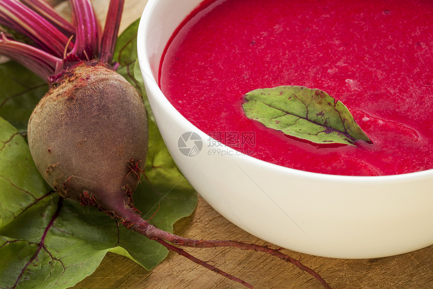 红甜菜奶油汤白色蔬菜奶油红色陶瓷叶子粉色制品图片