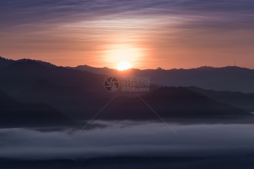 日出观景台 安康山 清迈 泰国天气日落阳光太阳牧场建筑森林爬坡红色世界图片