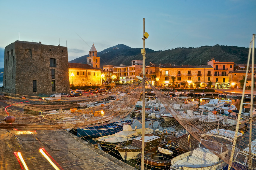 港口的Acciaroli村图片