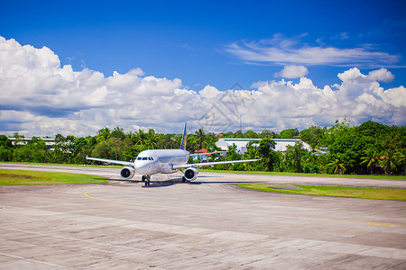 菲律宾机场阳光游客高清图片