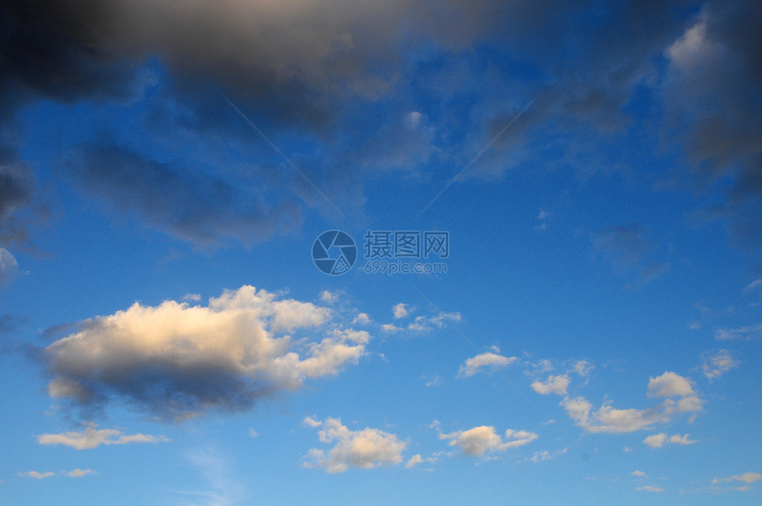 日落时的彩云晚霞阳光精神气氛海洋宗教天空风暴太阳大云图片