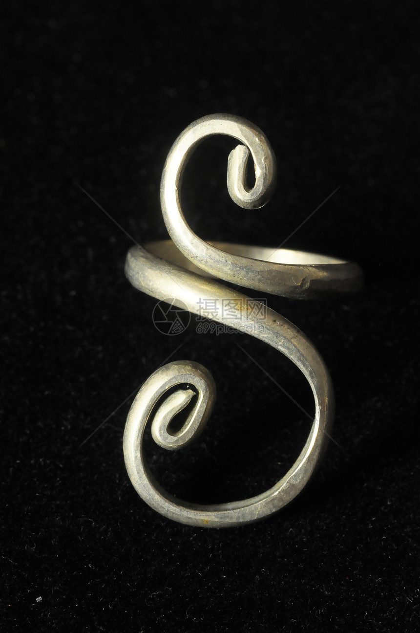 手工制作的银珠宝收藏耳环吊坠手镯羊驼工艺黑色金属宝石项链图片