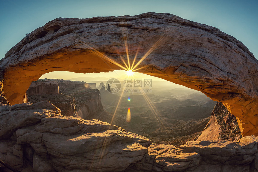 Mesa 拱门 特别摄影处理日落国家公园岩石日出地标峡谷游客旅游地质学图片
