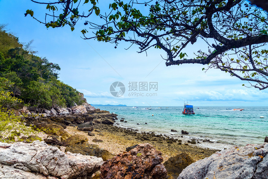 Ta Yai海滩Koh Larn的景色海滩天堂天气游客场景太阳天空海岸岩石假期休息图片