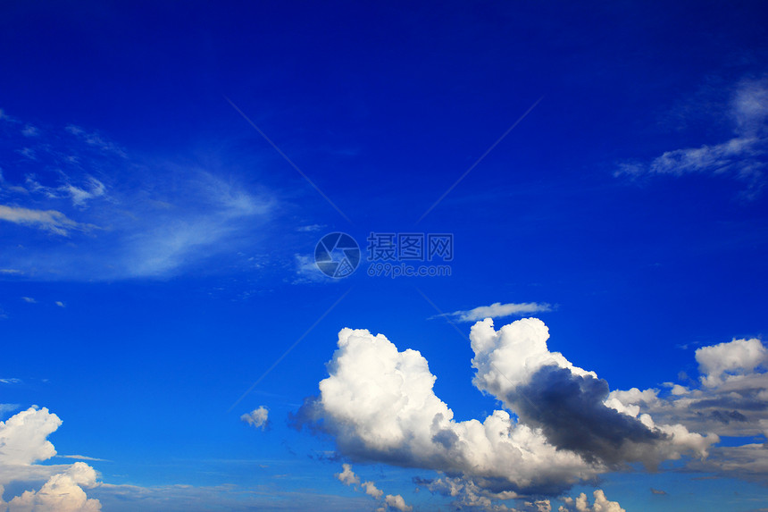 蓝天和乌云 在北焦江莱泰陆气候臭氧白色空气宗教多云天气蓝色天堂日光图片