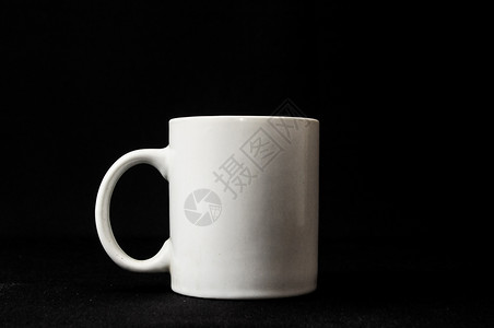 咖啡杯隔绝在黑色饮料空白咖啡杯子背景图片