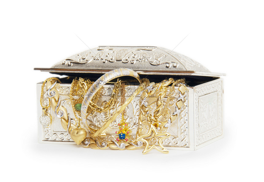 带项链的首饰盒 在白色背景上孤立珠子奢华收藏宝藏手镯配饰礼物雕刻珍珠盒子图片