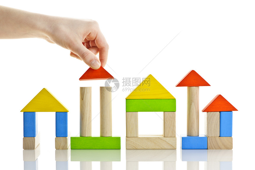 配木块的建筑物建筑房子童年组装城市房屋玩具建筑学白色村庄图片