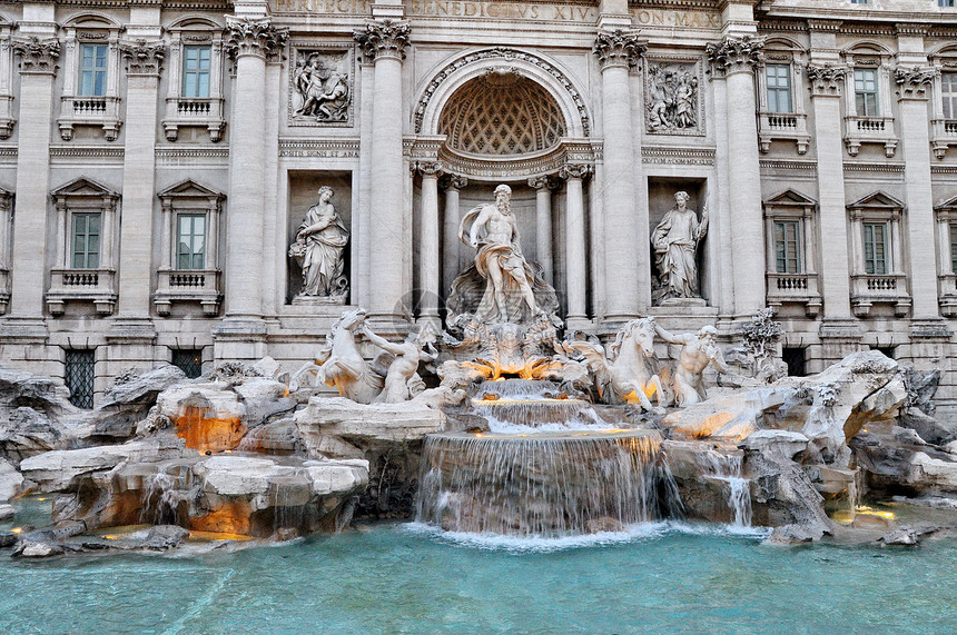 罗马的特雷维喷泉历史假期文化雕塑雕像历史性地标纪念碑大理石艺术图片