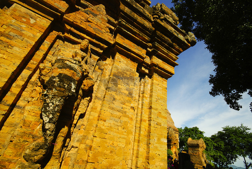 越南Nha Trang的砖沟塔文化寺庙尖塔旅游神社佛塔地标旅行历史国家图片