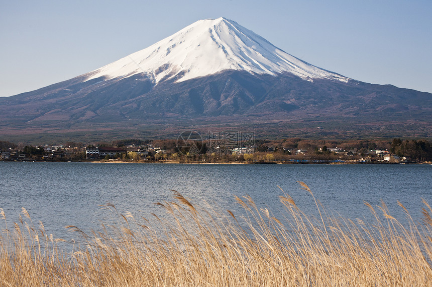 美丽的富士山与湖 雅潘城市公园天空蓝色字法公吨假期顶峰旅行风景图片