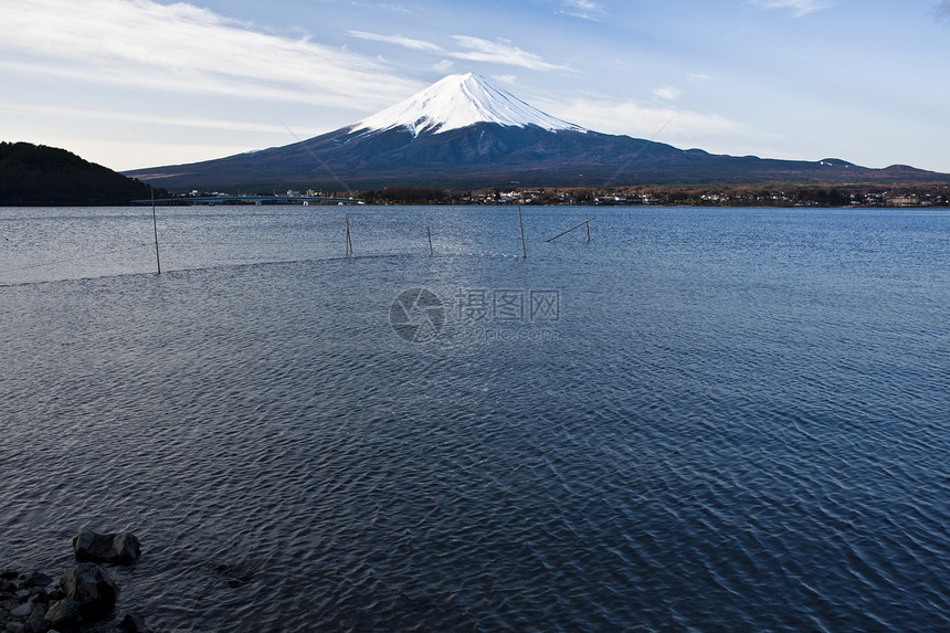 美丽的富士山与湖 雅潘风景树木公吨假期分支机构反射投影蓝色旅行花朵图片