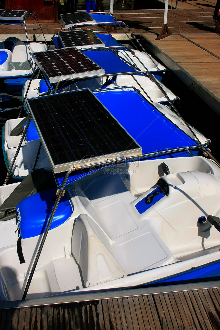 Marble Ge 怀孕少女湖带太阳能电池板的渡船娱乐海峡森林群岛公园控制板踏板热带丛林大理石图片